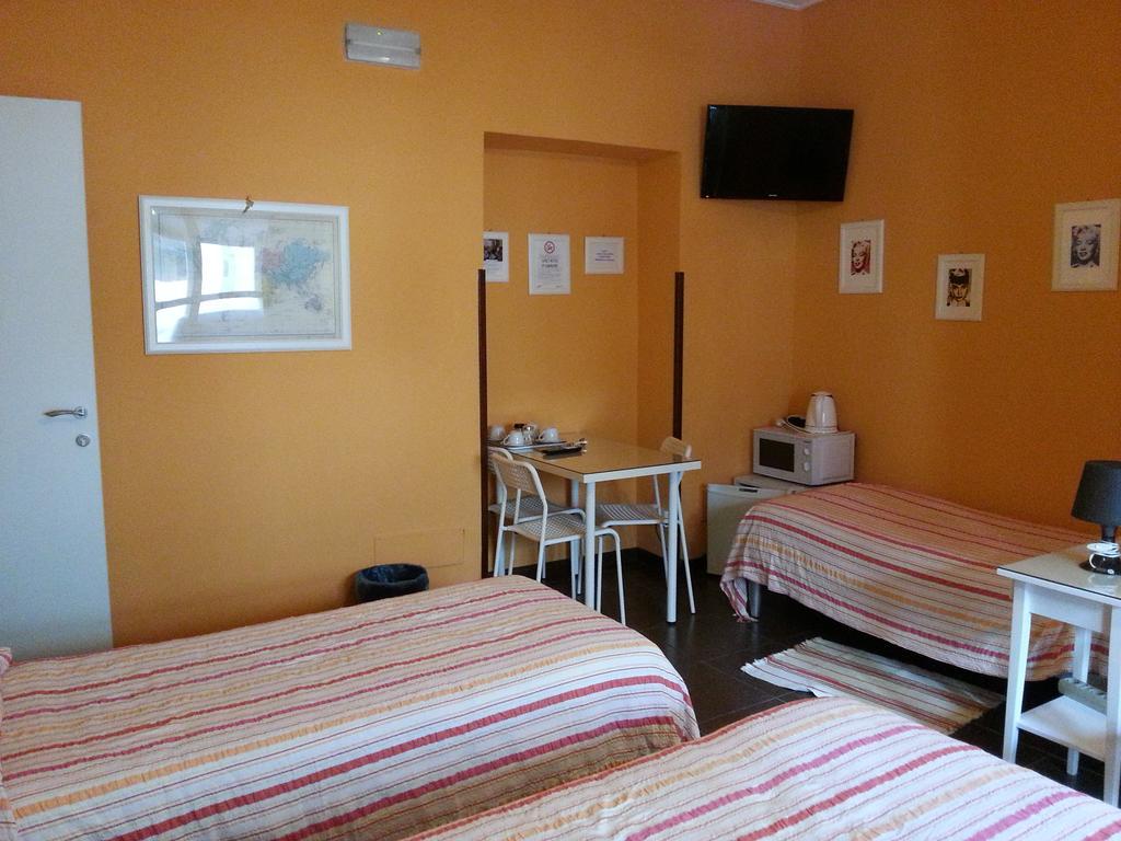 Affittacamere Andronaco Milán Habitación foto