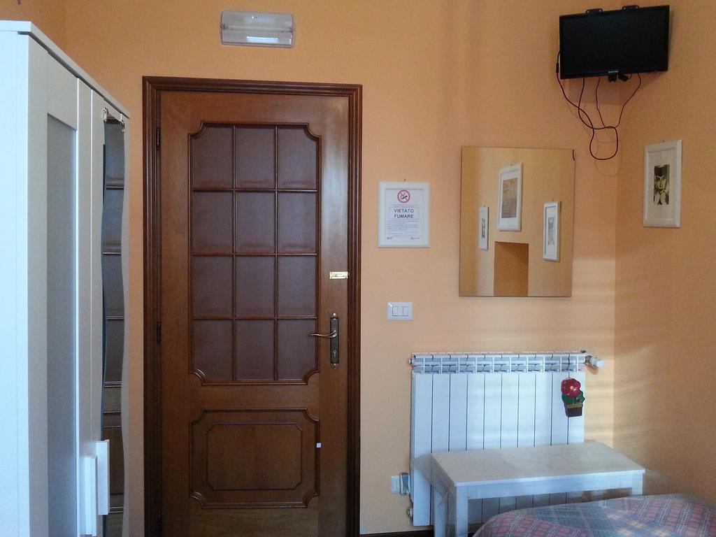 Affittacamere Andronaco Milán Habitación foto